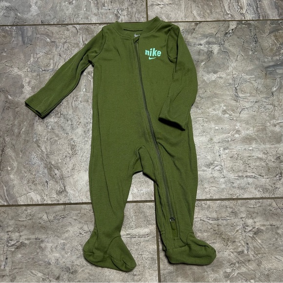 Nike Olive Green Ribbed Jacket - Picture 2 of 7